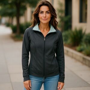 Lucy Gray Zip-Up Jacket – Stylish & Comfy Everyday Layer | Size L